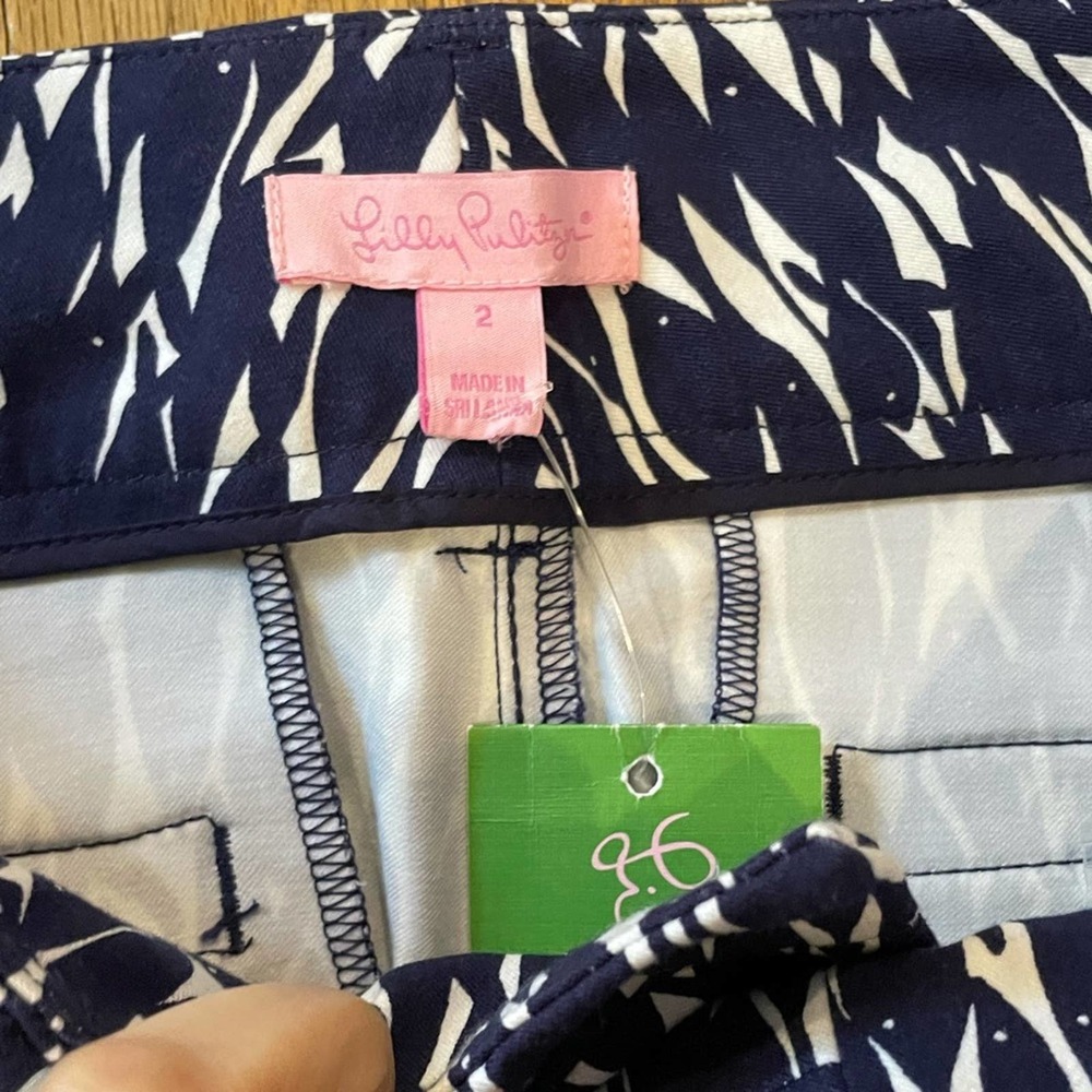 Lilly Pulitzer Capri Pants New School Print Bright Navy Nautical NWT Size 2 - Picture 4 of 10